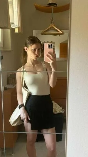Nazlı - Başakşehir Escort