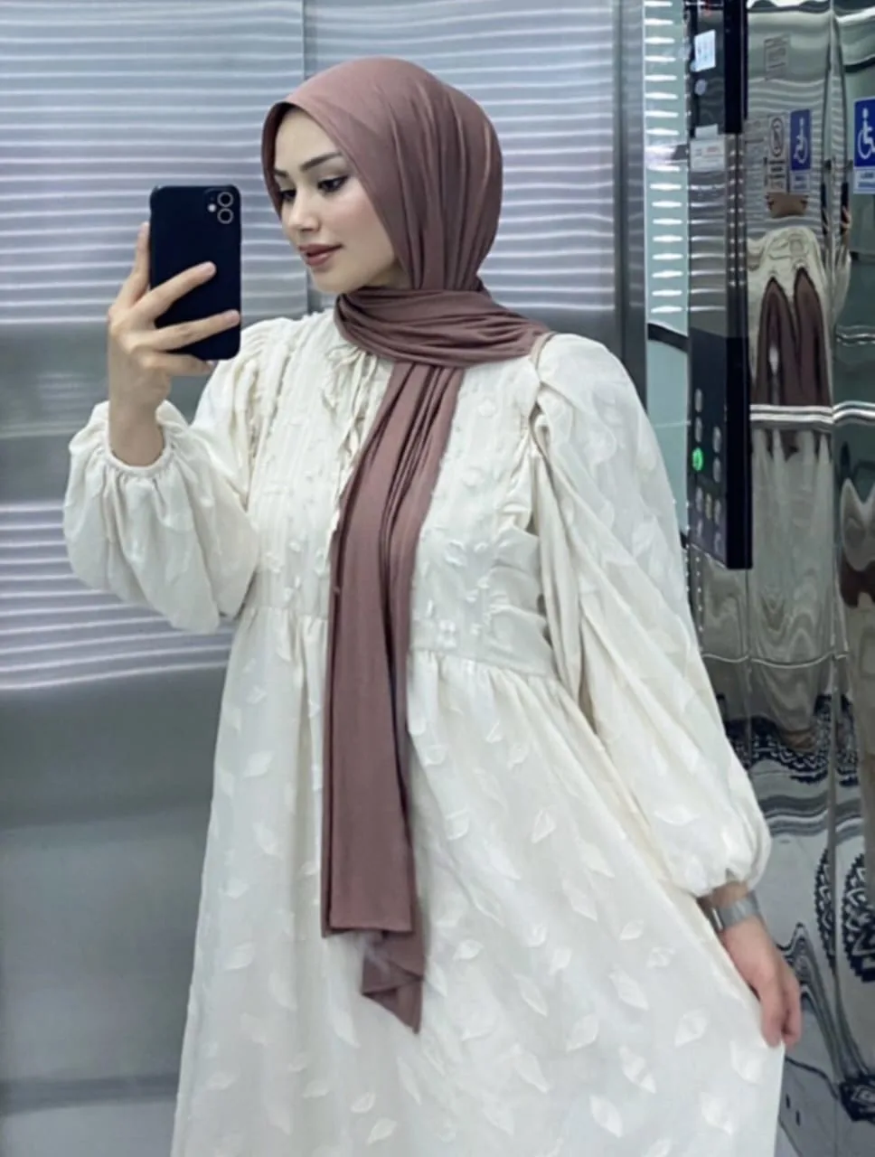 Gamze - Başakşehir Escort