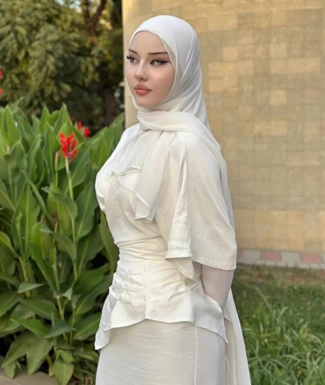 Defne - Başakşehir Escort