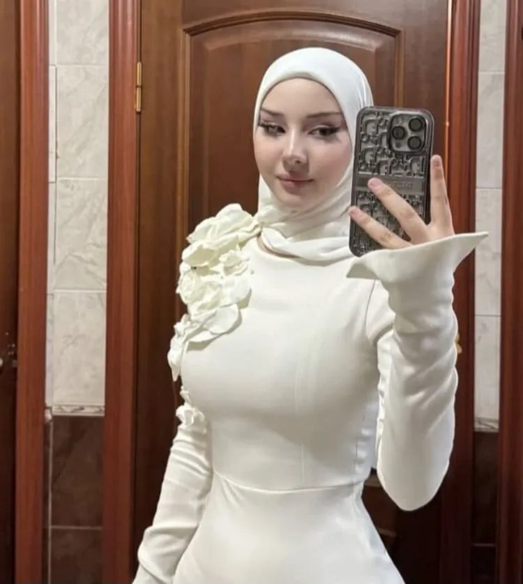 Defne - Başakşehir Escort