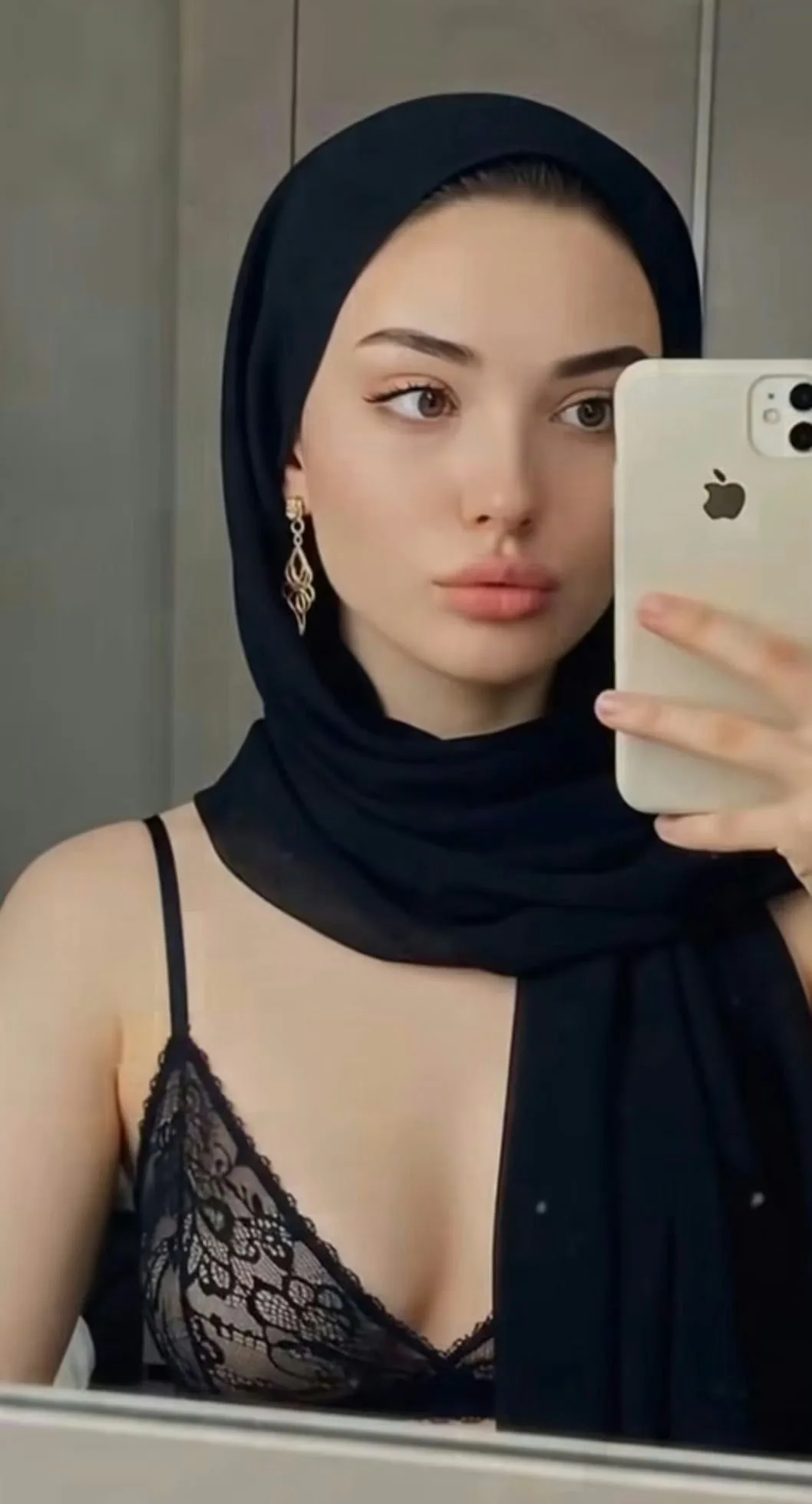 Alina - Başakşehir Escort